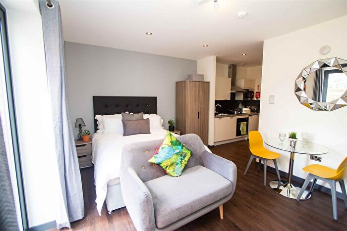 1 Bedroom Flat To Rent In Cardigan Lane, Leeds, LS4