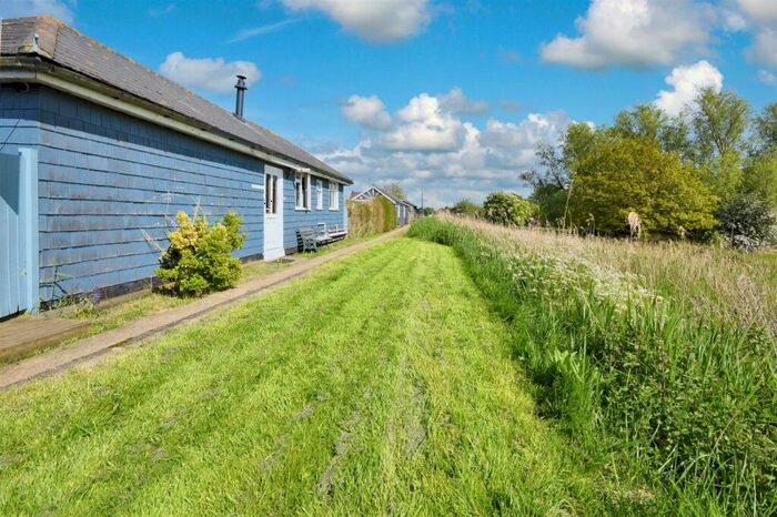 2 Bedroom Detached Bungalow For Sale In Riverside, Repps With Bastwick, Great Yarmouth, NR29