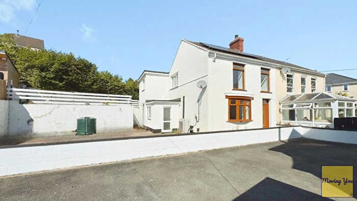 3 Bedroom Semi-Detached House For Sale In Rhiw Road, Abertawe, Powys, SA9
