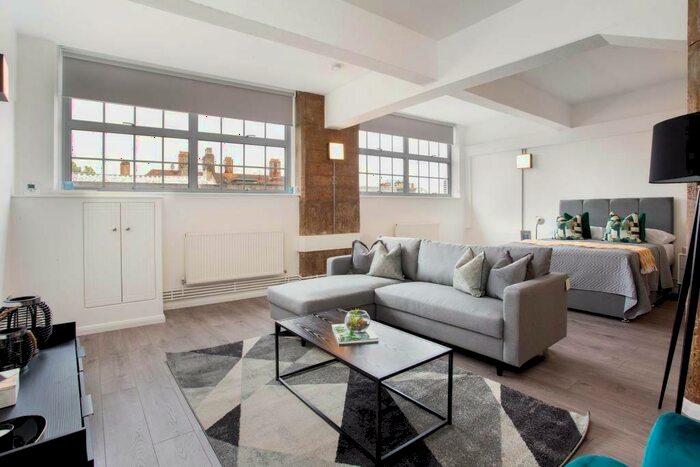 Studio To Rent In Kingsland Road, London, E2