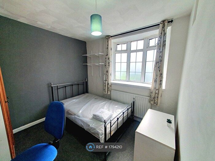 4 Bedroom Terraced House To Rent In Earls Road, Southampton, SO14