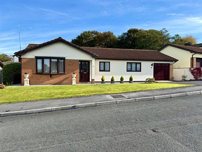 3 Bedroom Detached Bungalow For Sale In Woodlands Park, Ammanford, SA18