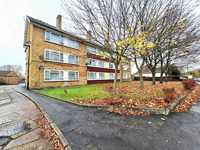 1 Bedroom Flat For Sale In Old Farm Court, Tentelow Lane, Southall, UB2