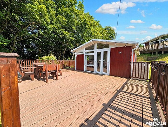 3 Bedroom Chalet For Sale In Llangain, Carmarthen, SA33