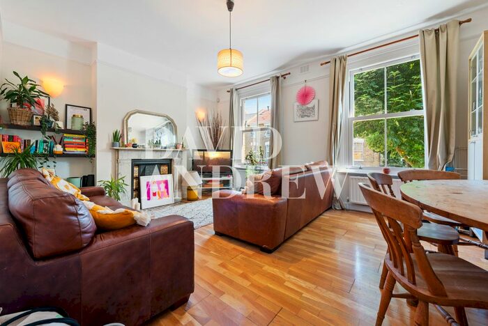 4 Bedroom Flat To Rent In Evershot Road, London, N4