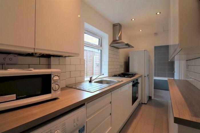 4 Bedroom Terraced House To Rent In Daisy Road, Birmingham, B16