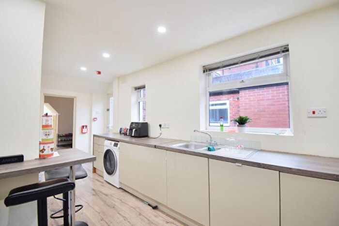 6 Bedroom Terraced House To Rent In Broomhall Street, Sheffield, S3