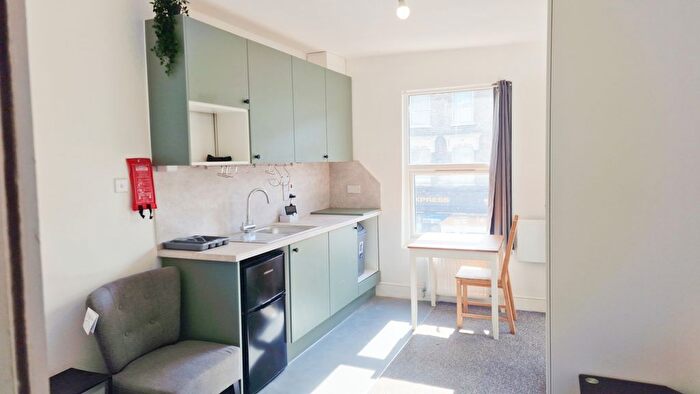 Studio To Rent In Chatsworth Road, London, E5