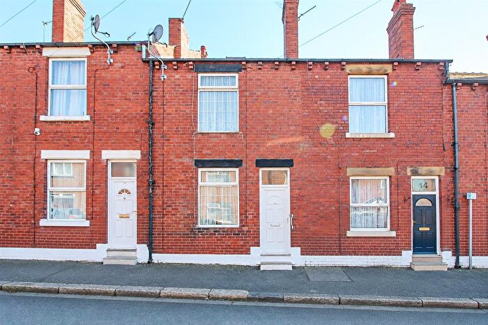 3 Bedroom Terraced House For Sale In St. Clair Street, Wakefield, WF1