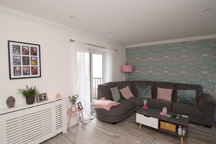 2 Bedroom Flat For Sale In Daytona Quay, Eastbourne, BN23