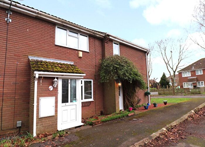 2 Bedroom Terraced House For Sale In Tickner Close, Botley, SO30