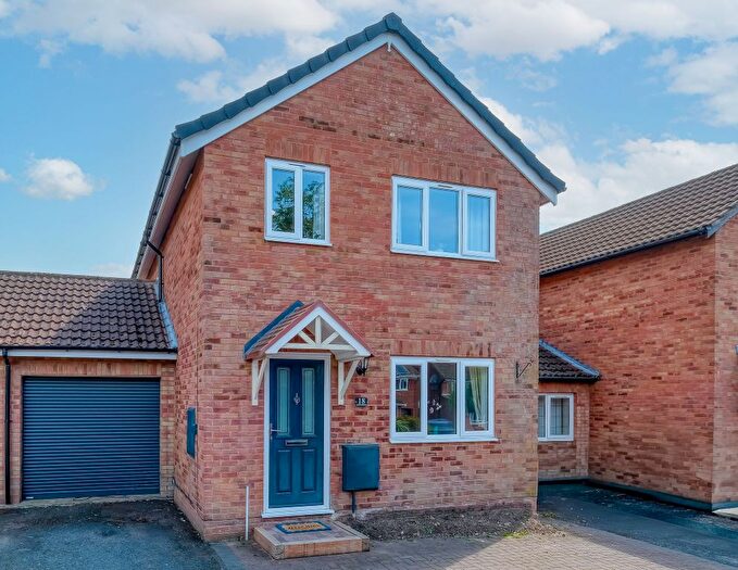 3 Bedroom Detached House For Sale In The Paddock, Stoke Heath, B60