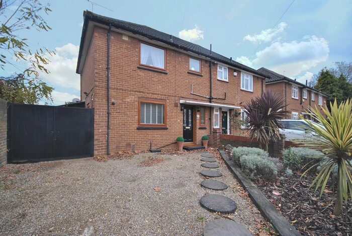 3 Bedroom Semi-Detached House To Rent In Sandstone Road, London SE12