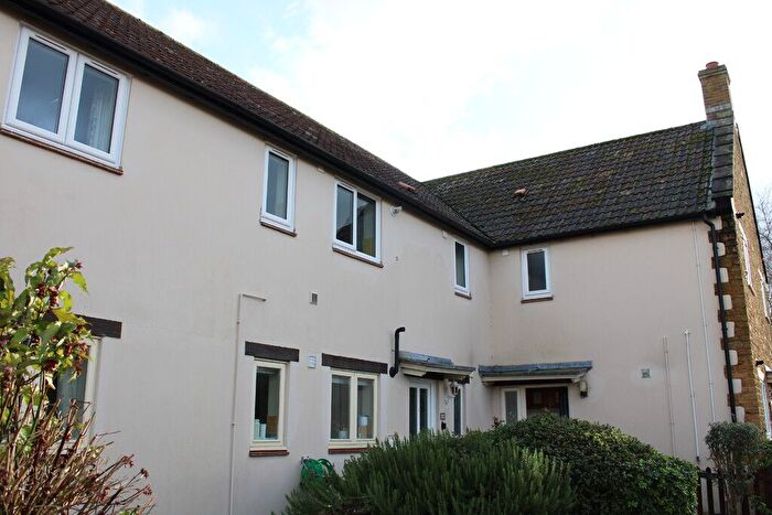 3 Bedroom Flat To Rent In Printers Court, Martock, TA12