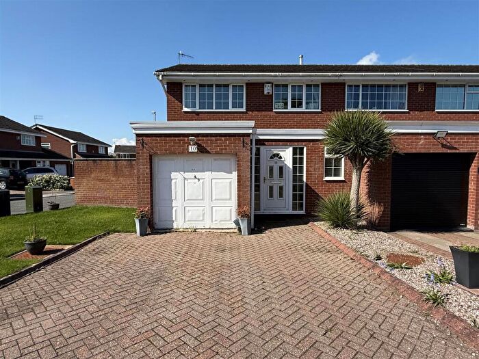 3 Bedroom End Of Terrace House For Sale In Athelstan Close, Bromborough, Wirral, CH62