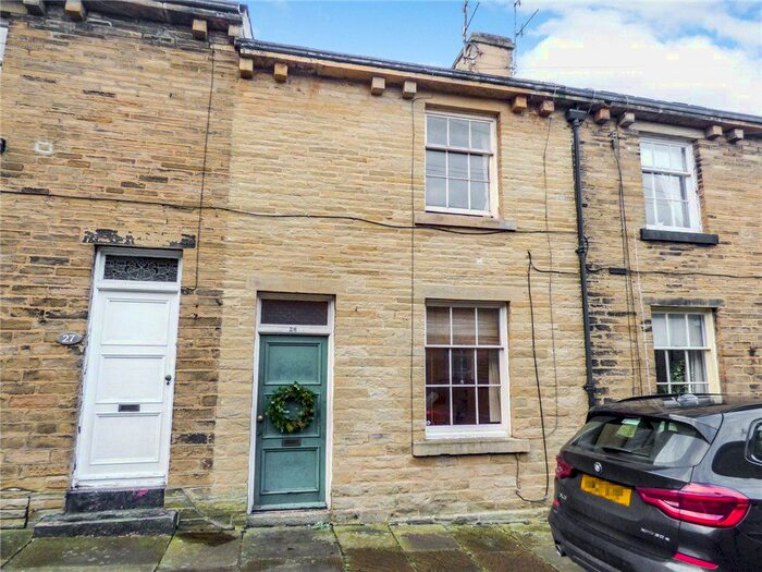 Houses for sale & to rent in BD18 4LB, Moorhead Terrace, Shipley Shipley