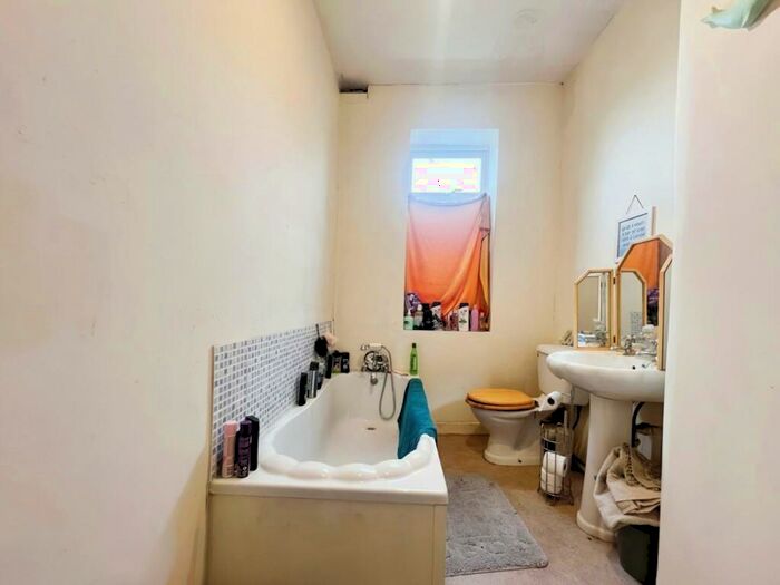 1 Bedroom Flat For Sale In Factory Street West, Atherton, Manchester, M46