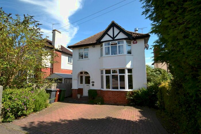 3 Bedroom Detached House To Rent In The Crosspath, Radlett, WD7