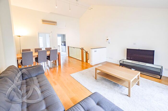 3 Bedroom Mews To Rent In Graces Mews, Abbey Road, NW8