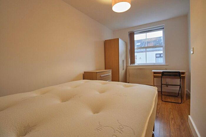 4 Bedroom House To Rent In Eastleigh Road, Leicester, LE3