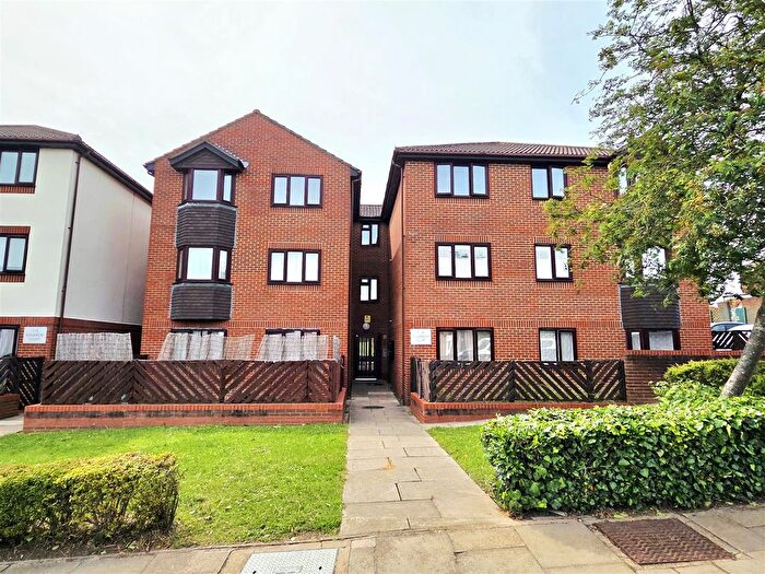 1 Bedroom Flat To Rent In Lancaster Road, Northolt, UB5