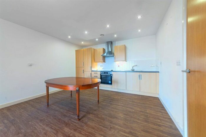2 Bedroom Flat To Rent In - Staines Road, Hounslow, TW3