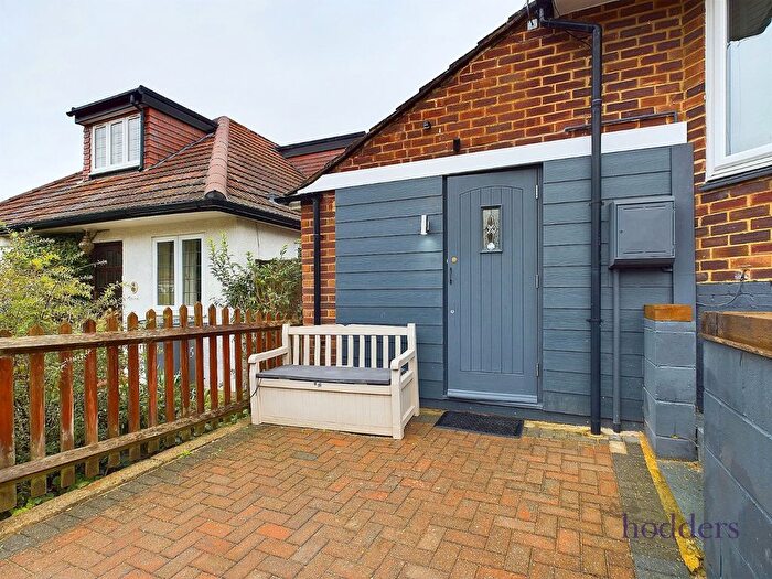 1 Bedroom Studio To Rent In Row Hill, Addlestone, Surrey, KT15