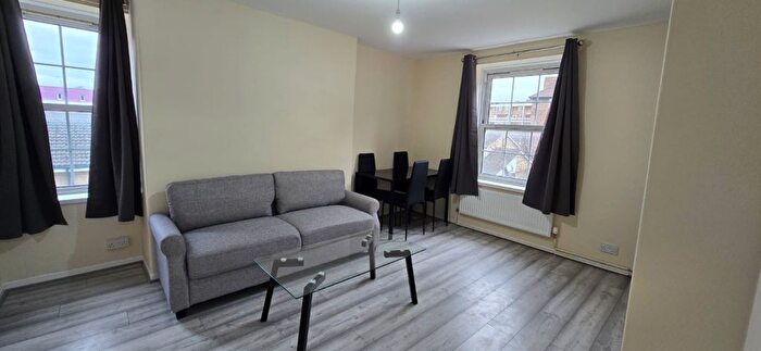 3 Bedroom Flat To Rent In Bilberry House, Watts Grove, London, E3