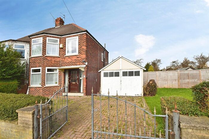 3 Bedroom Semi-Detached House For Sale In Bethune Avenue, Hull, HU4