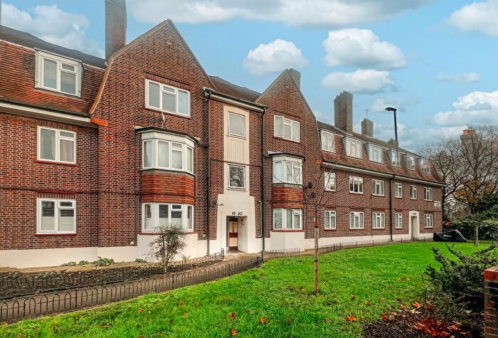 2 Bedroom Flat To Rent In Flat, Moreton House, Garratt Lane, London, SW17