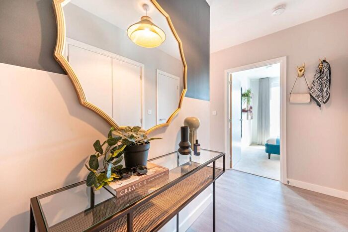 1 Bedroom Flat For Sale In Wembley Park Gardens, Wembley Park, HA9