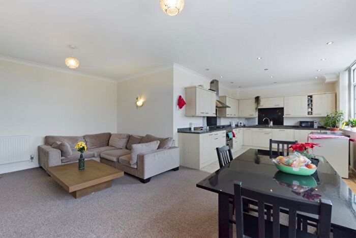 2 Bedroom Flat To Rent In Great Russell Street, Northampton, NN1