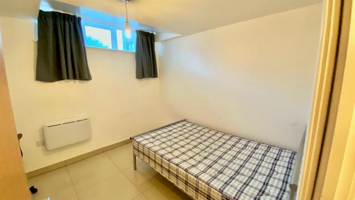 2 Bedroom Apartment To Rent In Clyde Court, Leicester, LE1