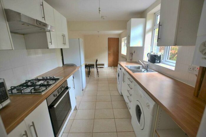 4 Bedroom Terraced House To Rent In Donnington Gardens, Reading, RG1