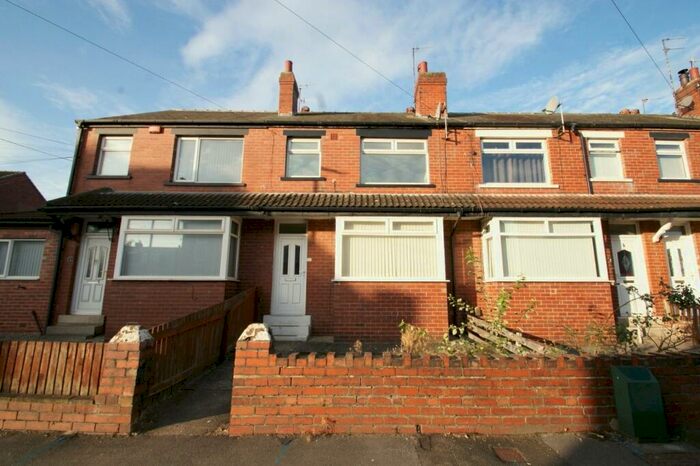 3 Bedroom Terraced House To Rent In Pinder Grove, Leeds, West Yorkshire, LS12