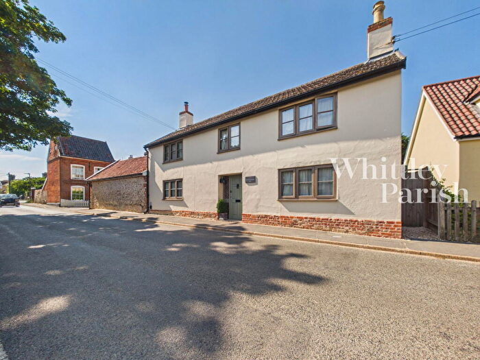3 Bedroom Detached House For Sale In The Street, Bridgham, Norwich, NR16