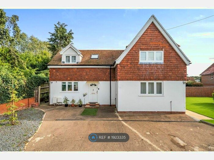 3 Bedroom Detached House To Rent In Cockshot Hill, Reigate, RH2