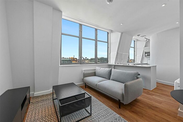 1 Bedroom Apartment To Rent In West Smithfield, London, EC1A