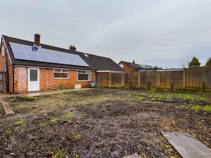 2 Bedroom Bungalow For Sale In Calder Avenue, Ormskirk, L39