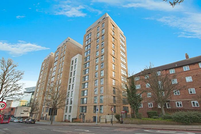 2 Bedroom Flat For Sale In Wellington Street, London, SE18