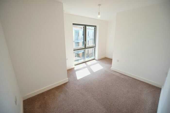 2 Bedroom Flat To Rent In Gaol Ferry Steps, Bristol, BS1