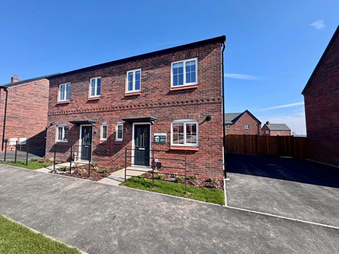 3 Bedroom House To Rent In Pastures Road, Fairham, NG11