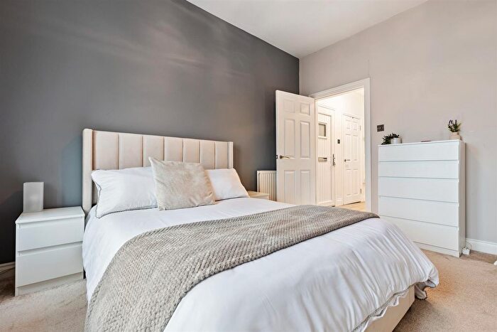 1 Bedroom Flat For Sale In Dumbarton Road, Clydebank, G81
