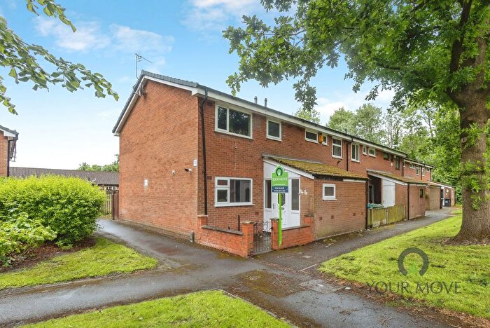 3 Bedroom End Of Terrace House For Sale In Summercroft, Chadderton, Oldham, Greater Manchester, OL9