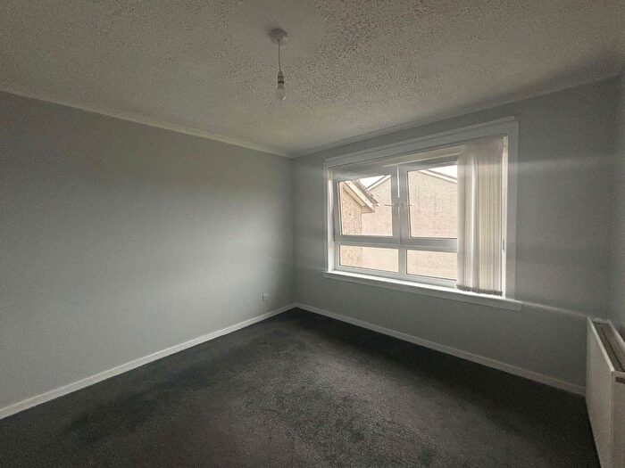 2 Bedroom Flat To Rent In Annbank Street, Larkhall, ML9