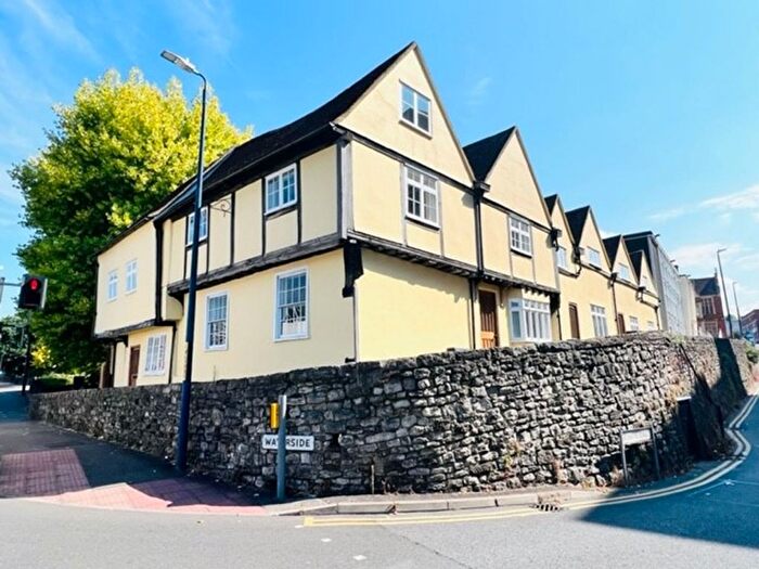 1 Bedroom Property To Rent In The Weavers, - Nelsons Yard, ME14