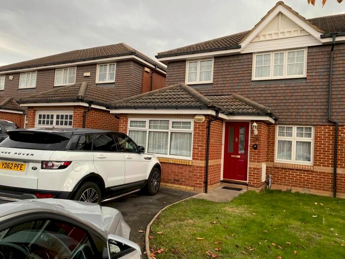 Studio To Rent In Gresham Road, Hounslow TW3