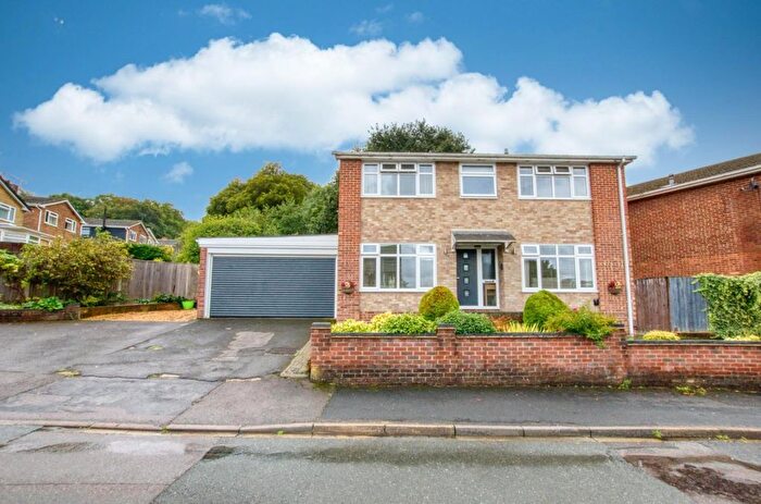 4 Bedroom Detached House For Sale In Clifton Gardens, West End, Southampton, SO18