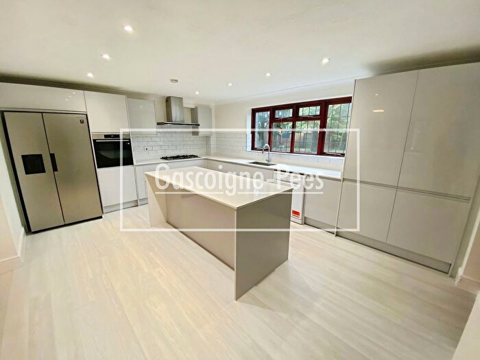 5 Bedroom Property To Rent In Stoke Road, Cobham, KT11