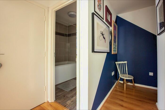 1 Bedroom Flat For Sale In Chetwood Road, Crawley, RH11